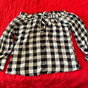 Blouse black , grey and white!! Pretty